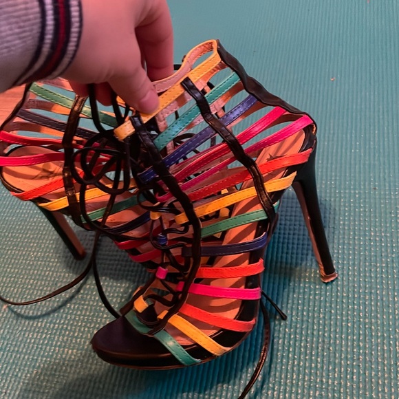 Colourful sandals - Picture 1 of 4